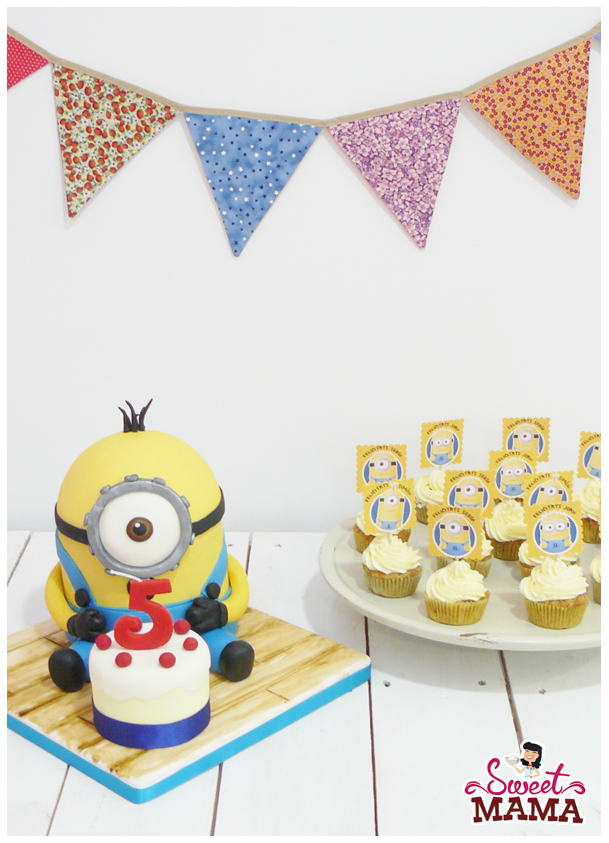 sweetmama_tarta_fondant_3D_y_cupcakes_minion